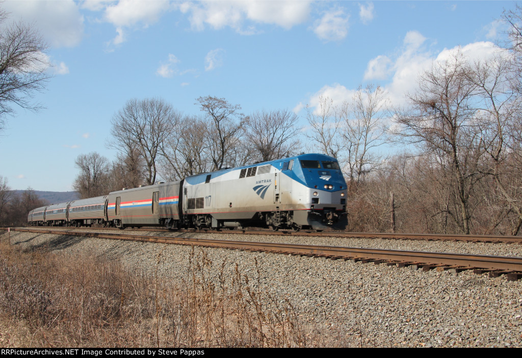 Amtrak 117 takes train 42 toward Harrisburg